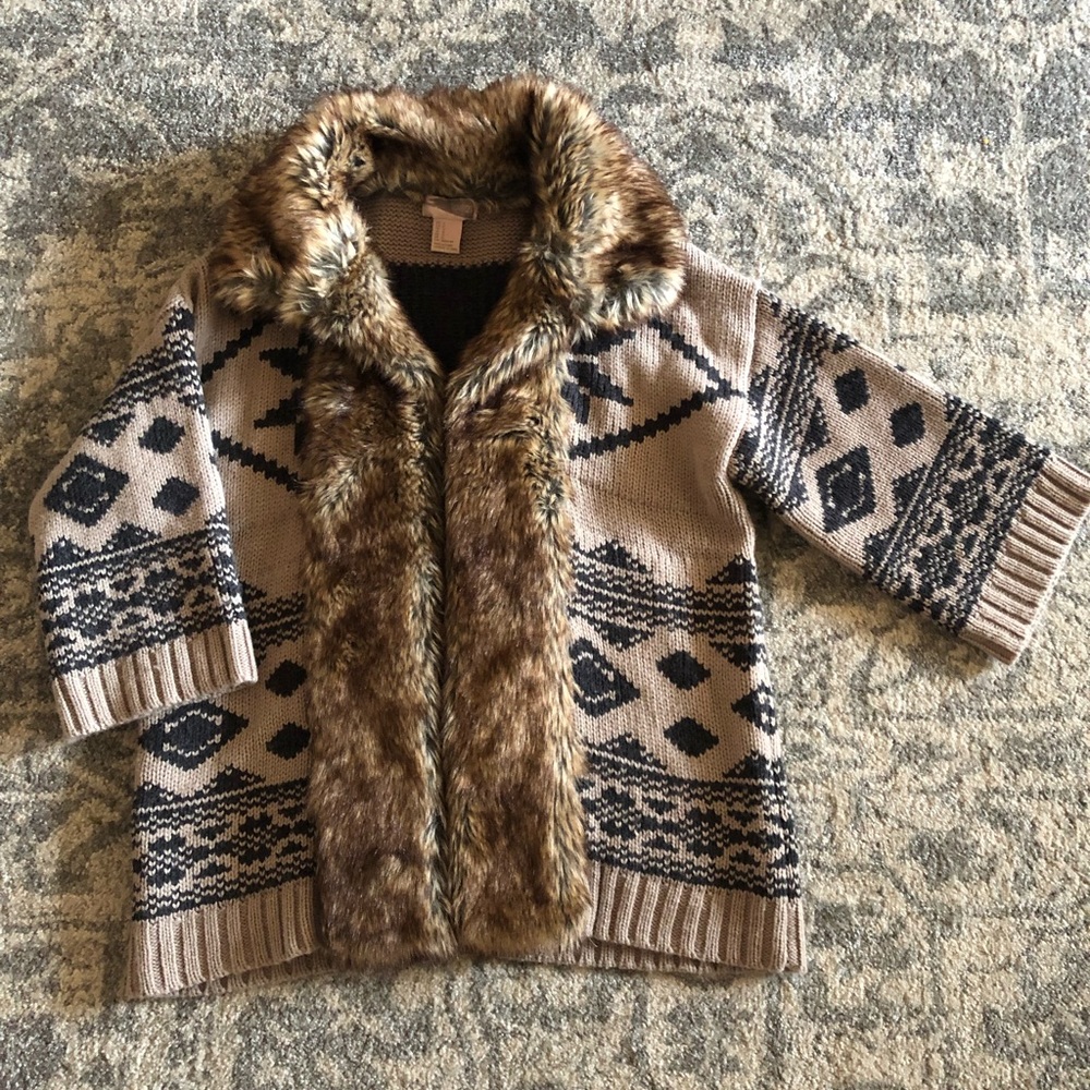 Forever 21 winter sweater Great condition Like new